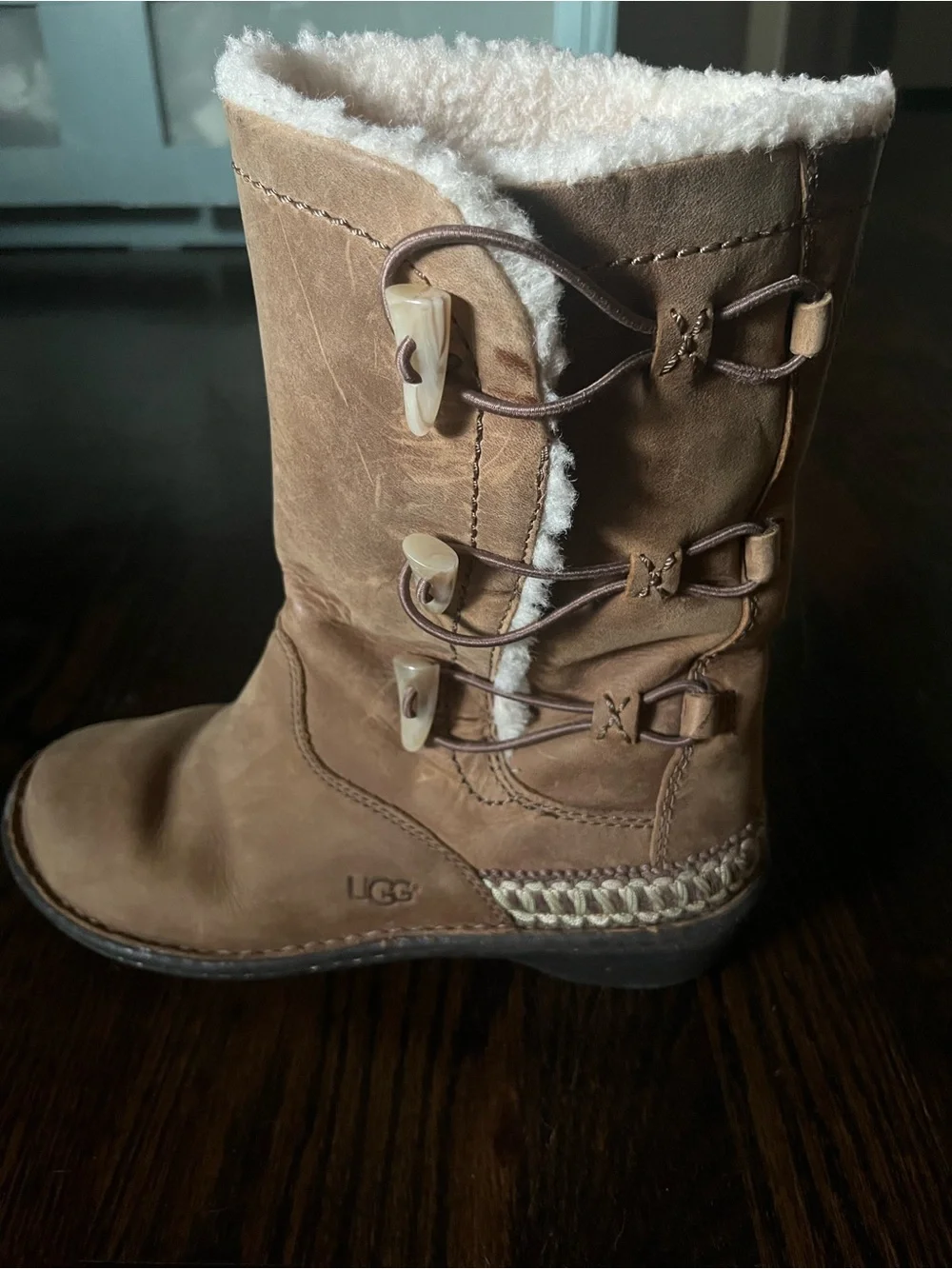 UGG Kona Boots Women’s Size 8 Chestnut  Suede Shearling Lined Toggle Mid-Calf